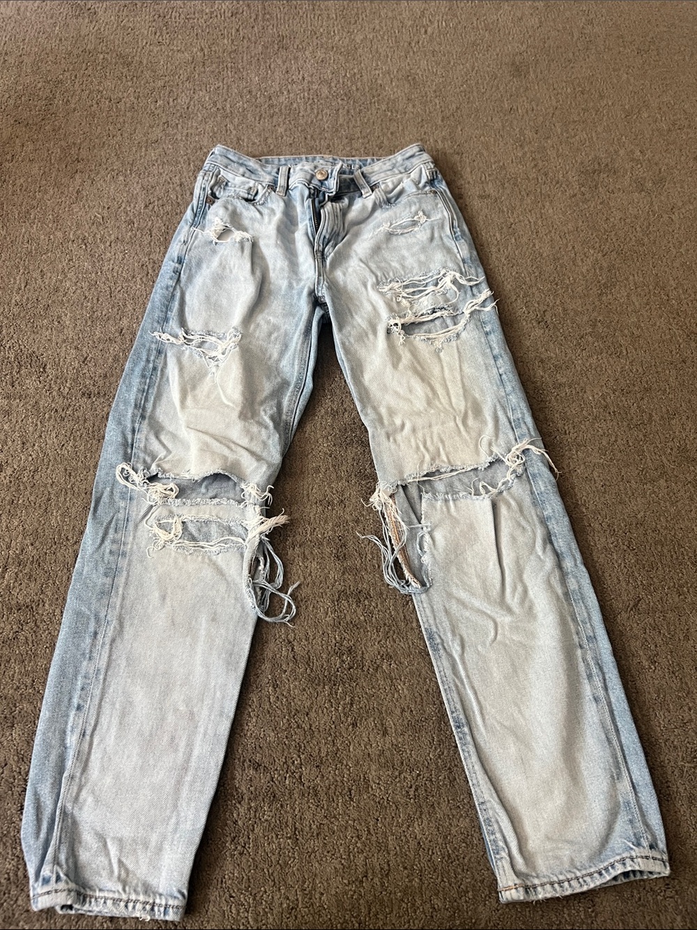 American Eagle Outfitters Light Blue Distressed Relaxed Jeans